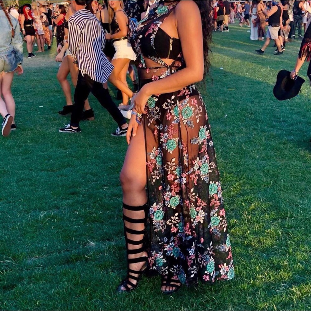 BEAUTIFUL FLORAL HOUSE OF CB SEE THROUGH DRESS - Picture 3 of 3